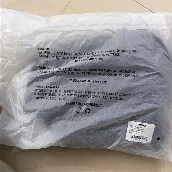 SKIMS soft lounge long sleeve dress - Picture 5 of 5